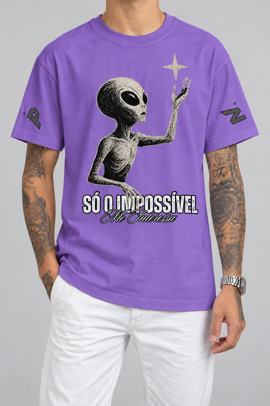 Cor: Roxo | Frente | Camiseta Só o Impossível me Interessa Pano Novo Branco (Frente)