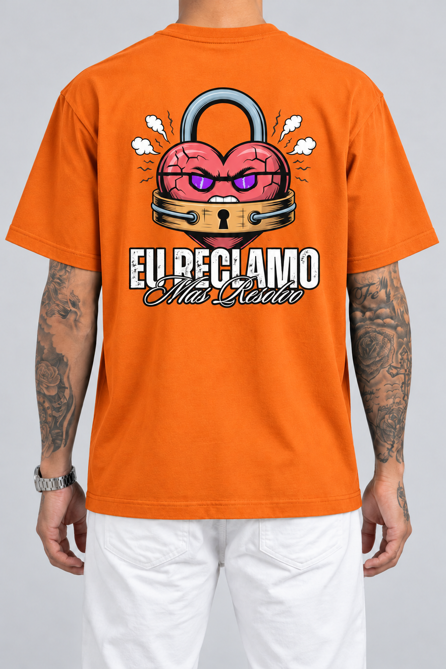 Cor: Laranja | Costas | Camiseta Eu Reclamo Mas Resolvo (Verso)