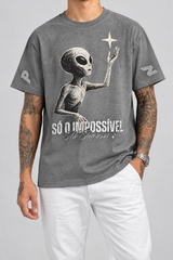 Cor: Cinza | Frente | Camiseta Só o Impossível me Interessa Pano Novo Preto (Frente)