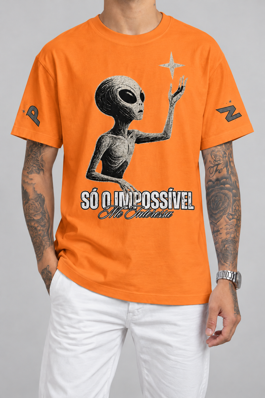 Cor: Laranja | Frente | Camiseta Só o Impossível me Interessa Pano Novo Branco (Frente)