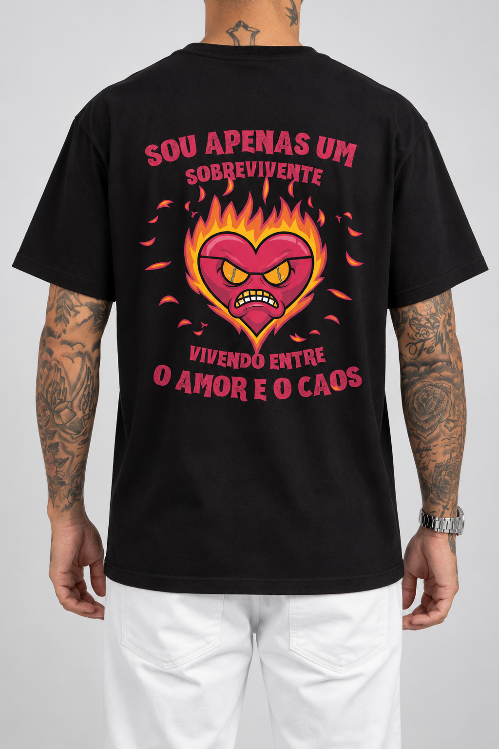 Camiseta Sou Apenas Um Sobrevivente (Verso) — estúdio sem rosto