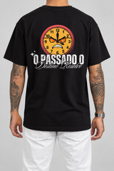 Camiseta O Passado o Destino Resolve (Verso) — estúdio sem rosto