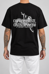 Camiseta Cair é um Acidente, Continuar no Chão é uma Escolha (Verso) — estúdio sem rosto