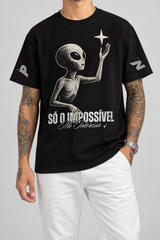 Cor: Preto | Frente | Camiseta Só o Impossível me Interessa Pano Novo Branco (Frente)