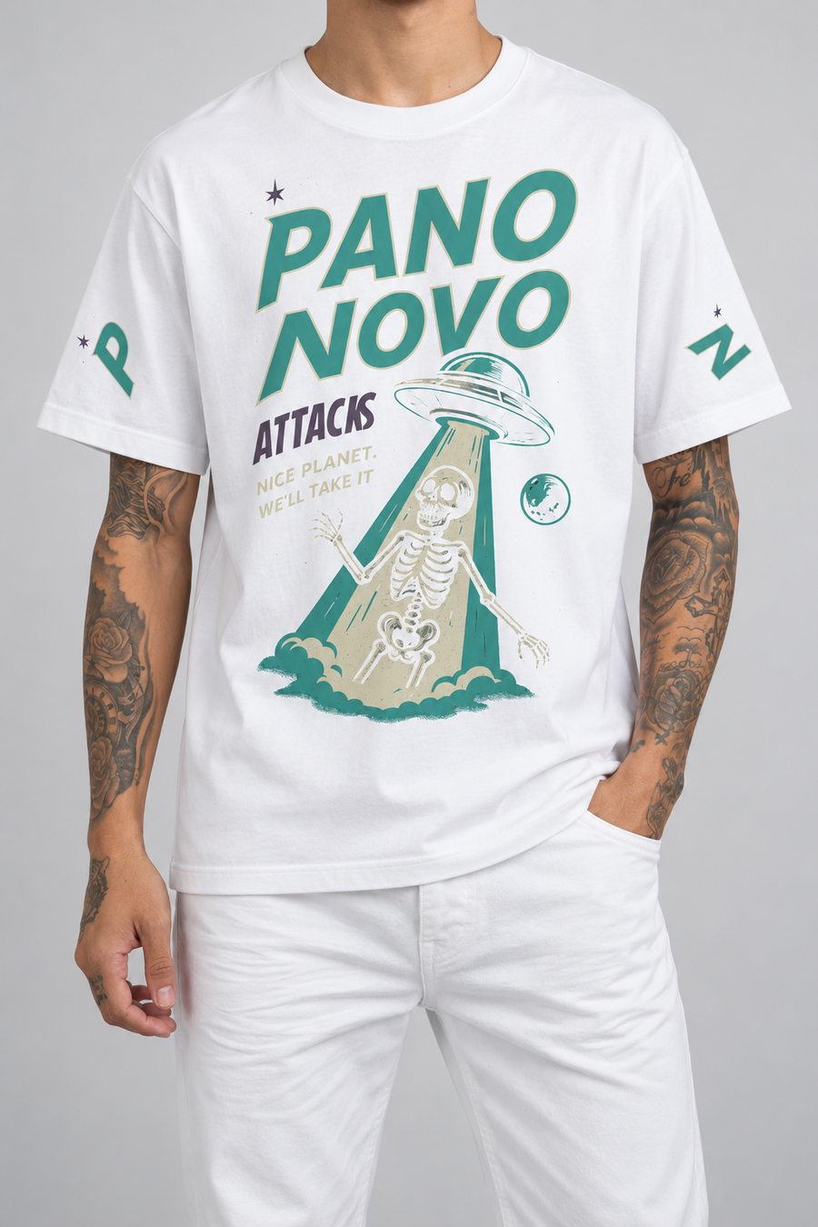Camiseta Skeleton Abduction Pano Novo Branco (Frente) — estúdio sem rosto