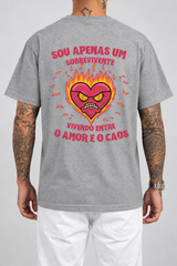 Cor: Cinza | Costas | Camiseta Sou Apenas Um Sobrevivente (Verso)