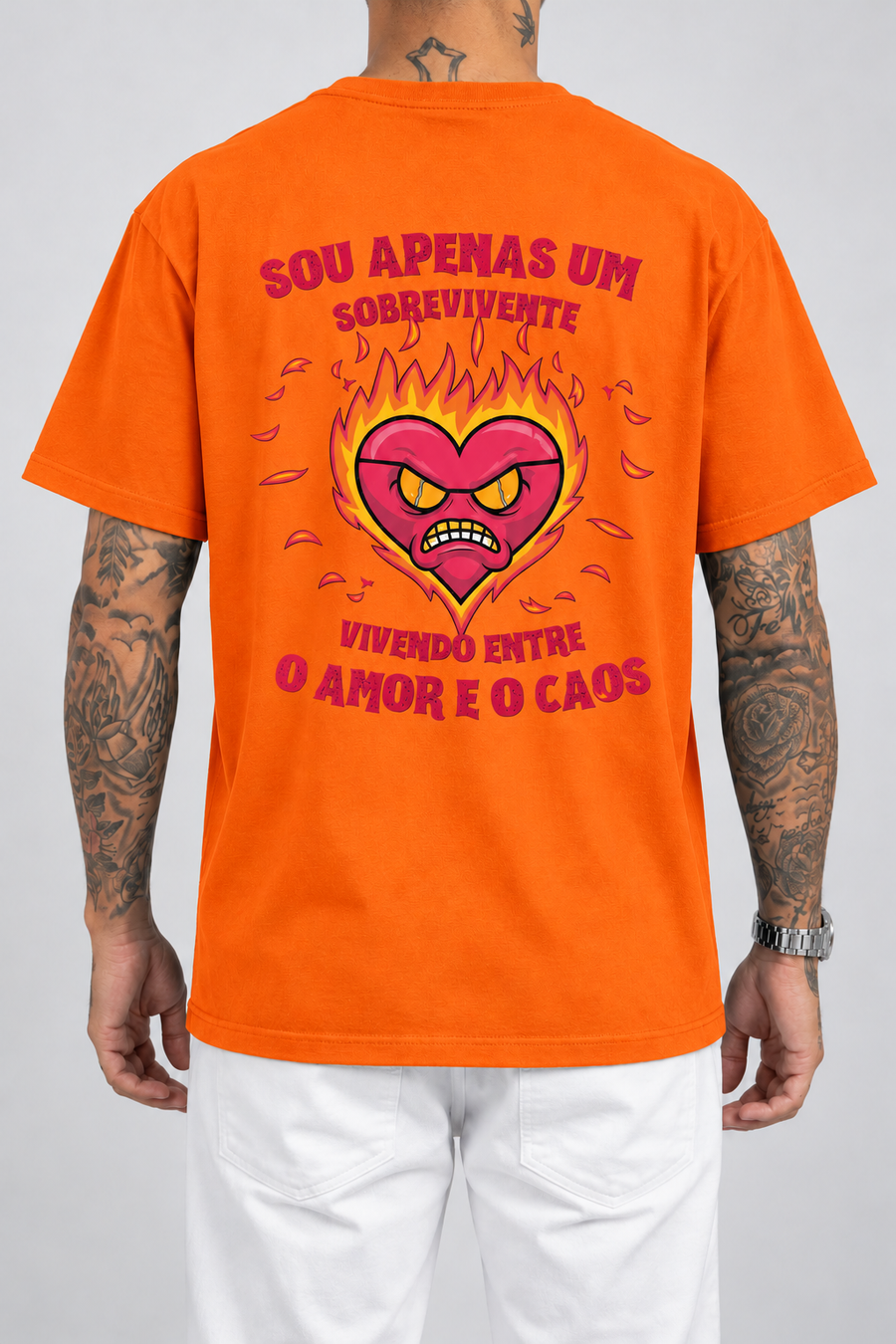 Cor: Laranja | Costas | Camiseta Sou Apenas Um Sobrevivente (Verso)
