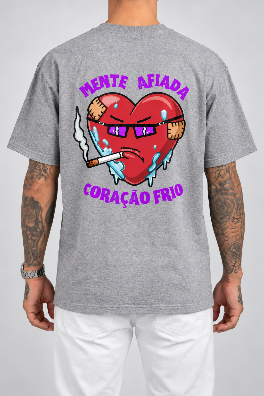 Cor: Cinza | Costas | Camiseta Mente Afiada Coração Frio (Verso)