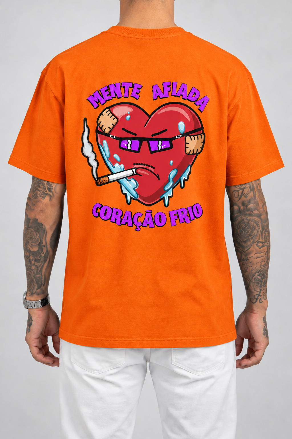 Cor: Laranja | Costas | Camiseta Mente Afiada Coração Frio (Verso)