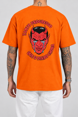 Cor: Laranja | Costas | Camiseta Tanto Progresso Que O Diabo Chora (Verso)