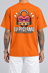 Cor: Laranja | Costas | Camiseta Eu Reclamo Mas Resolvo (Verso)