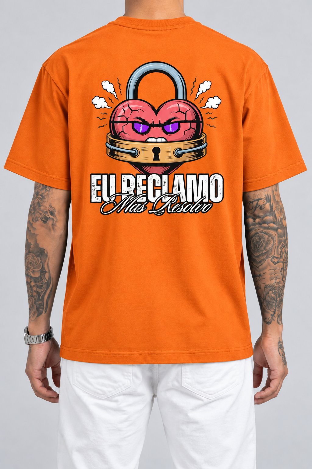 Cor: Laranja | Costas | Camiseta Eu Reclamo Mas Resolvo (Verso)