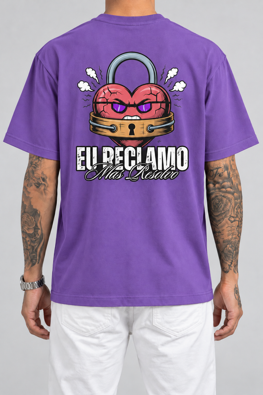 Cor: Roxo | Costas | Camiseta Eu Reclamo Mas Resolvo (Verso)
