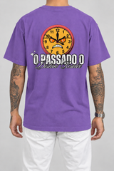 Cor: Roxo | Costas | Camiseta O Passado o Destino Resolve (Verso)