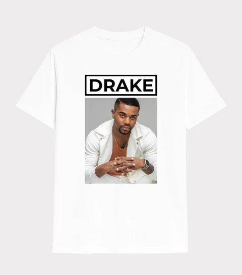 Cor: Branco | Frente | Camiseta Drake Unissex (Davi Brito) | Foto original sem rosto